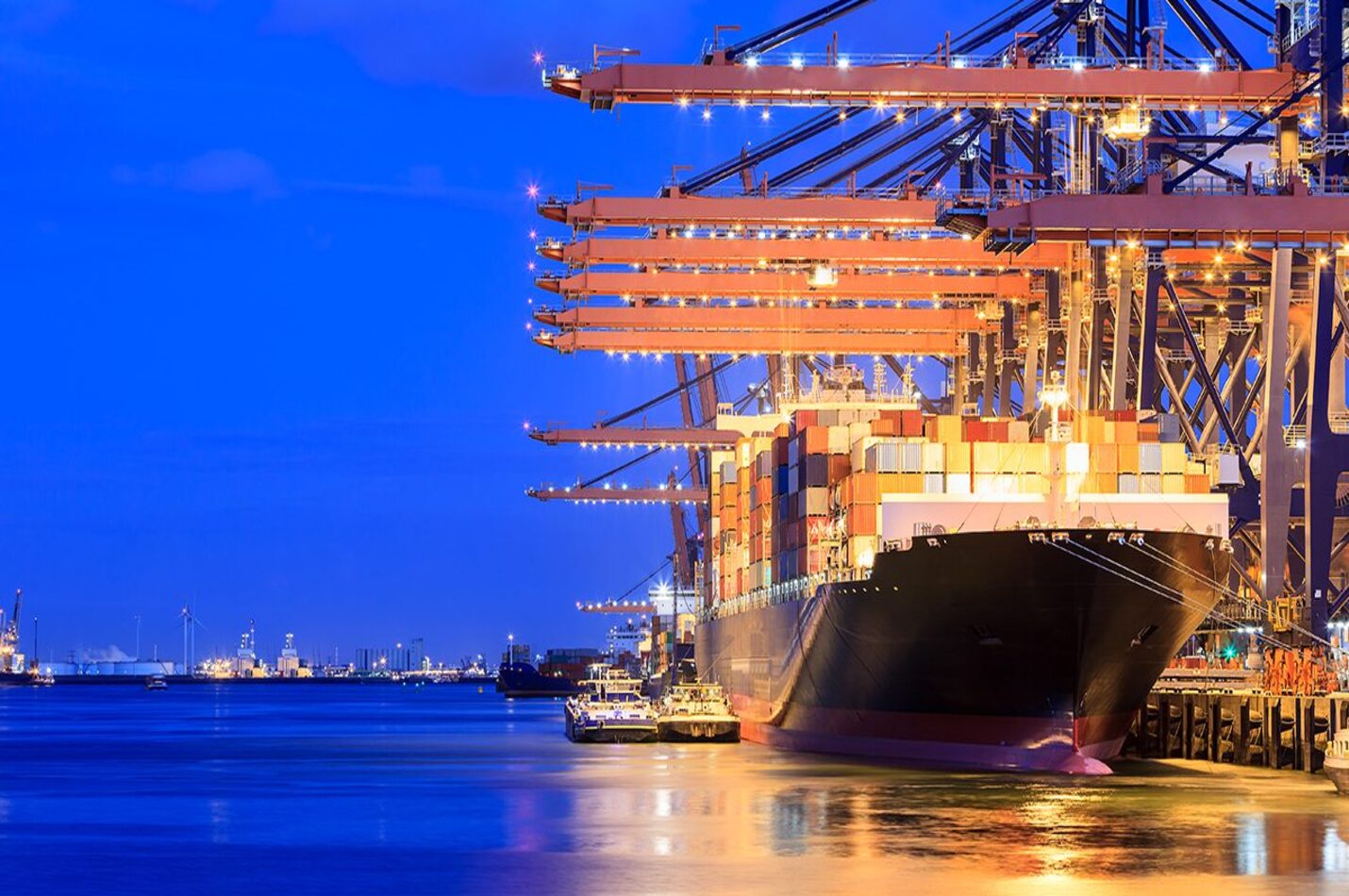 Navire en mer - Service maritime